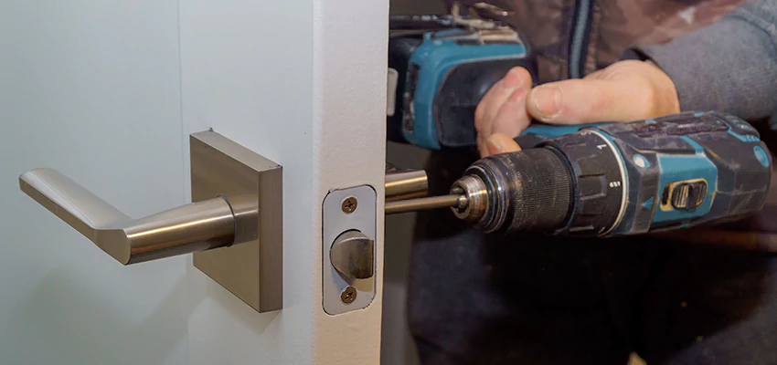 Broken Door Handle Lock Repair in Fillmore, California